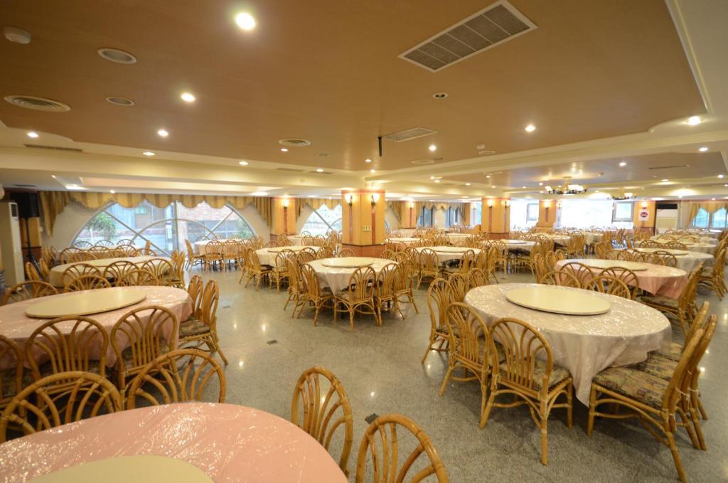 Dongpo Ti Lun Hotel Xinyi Bagian luar foto