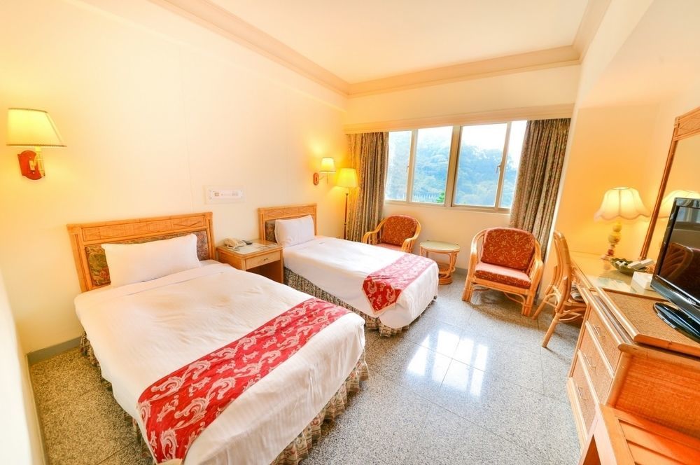 Dongpo Ti Lun Hotel Xinyi Bagian luar foto